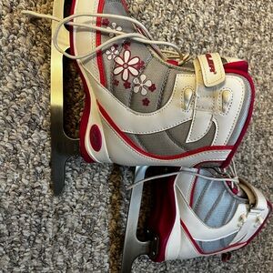 Bauer Fushia and grey recreational skates